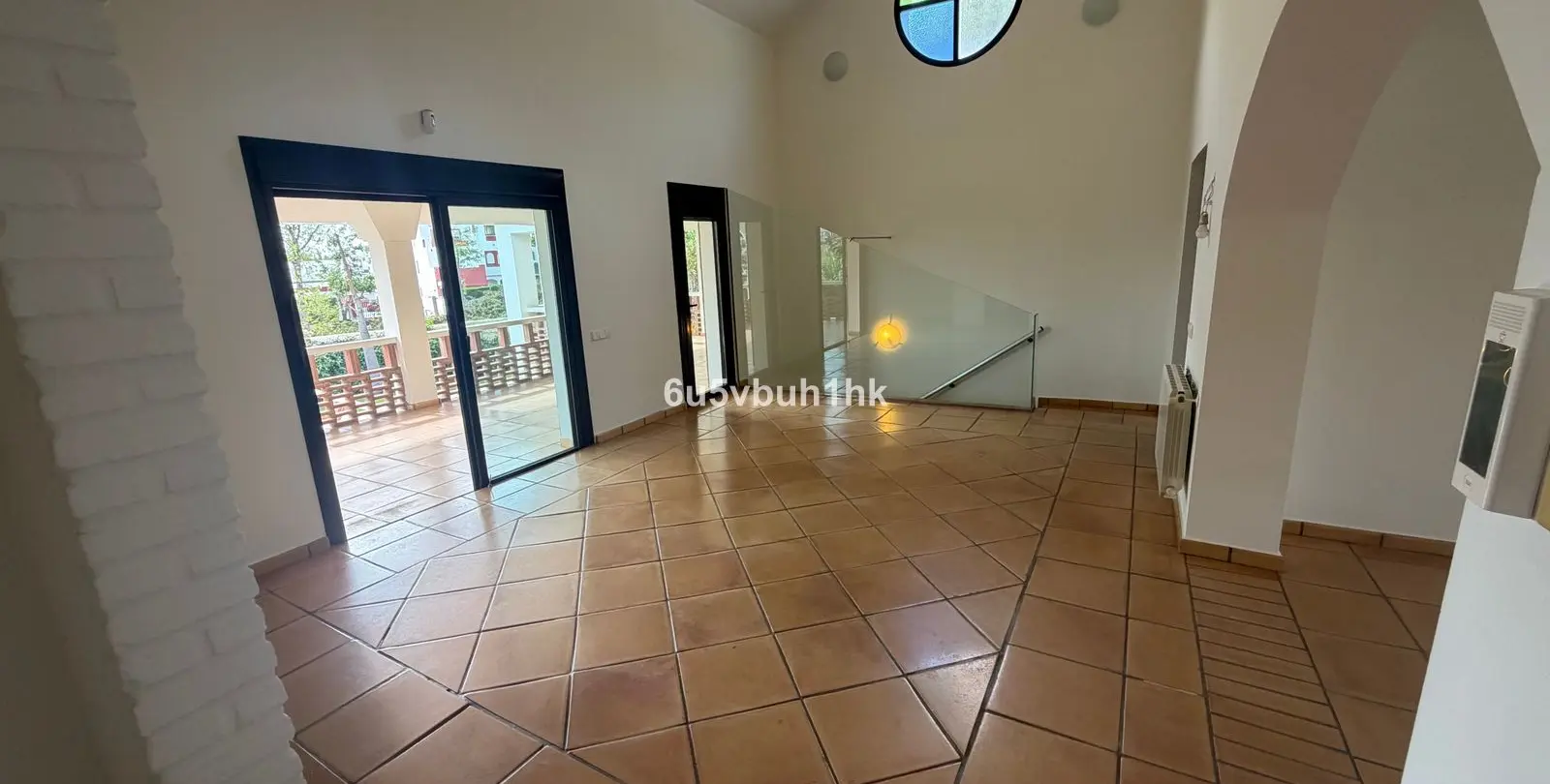 Sale of detached villa in Estepona 11