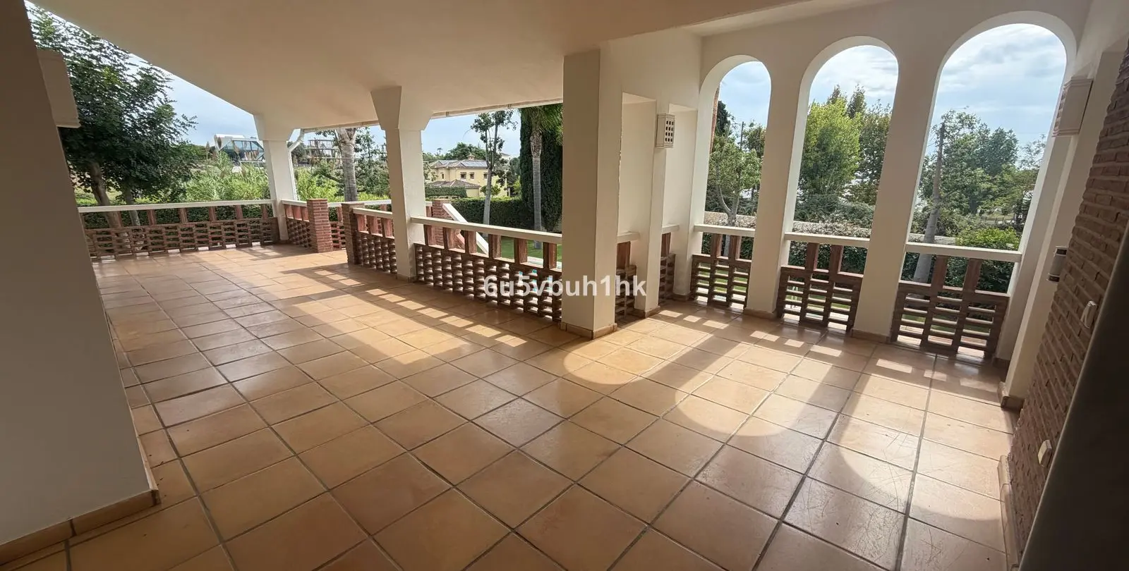 Sale of detached villa in Estepona 13