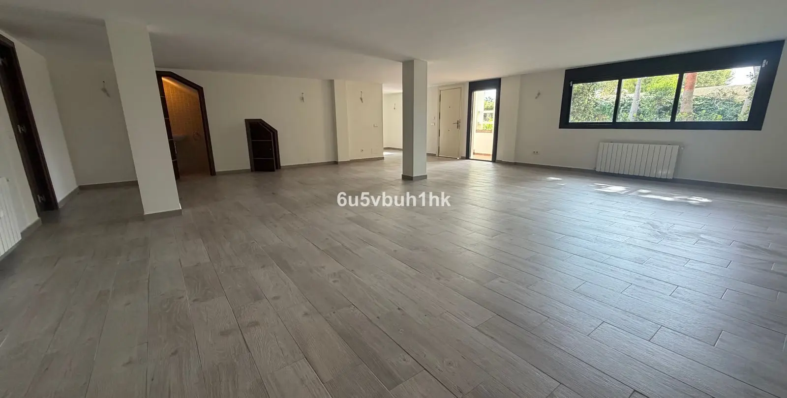 Sale of detached villa in Estepona 18