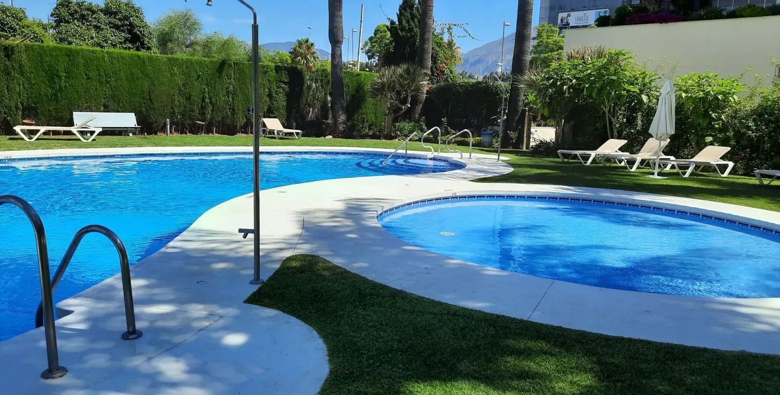 Sale of middle floor apartment in Puerto Banús 4