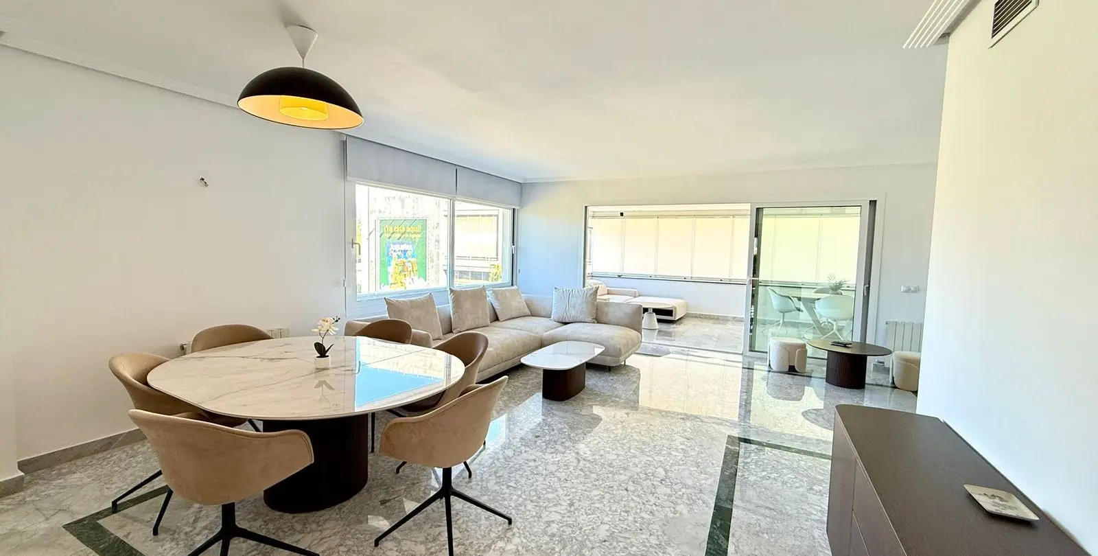 Sale of middle floor apartment in Puerto Banús 9