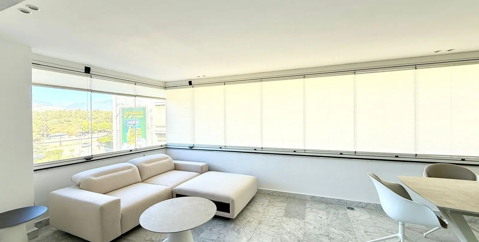 Sale of middle floor apartment in Puerto Banús 10
