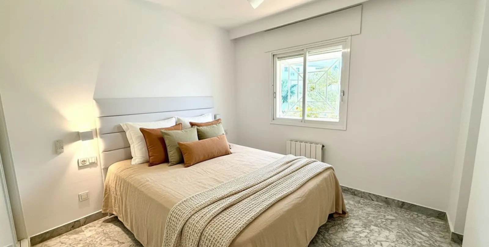 Sale of middle floor apartment in Puerto Banús 17