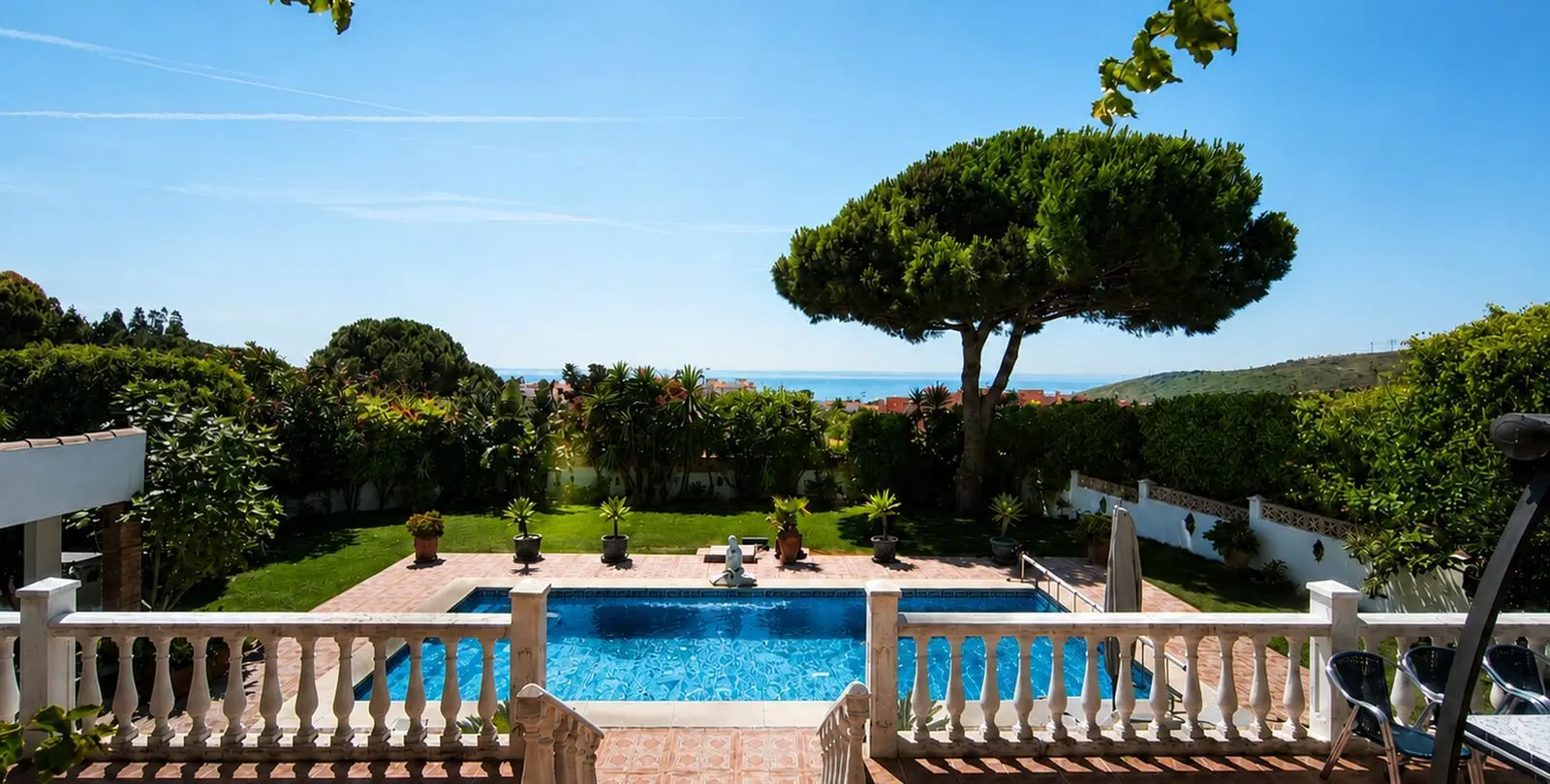 Sale of detached villa in Manilva 1
