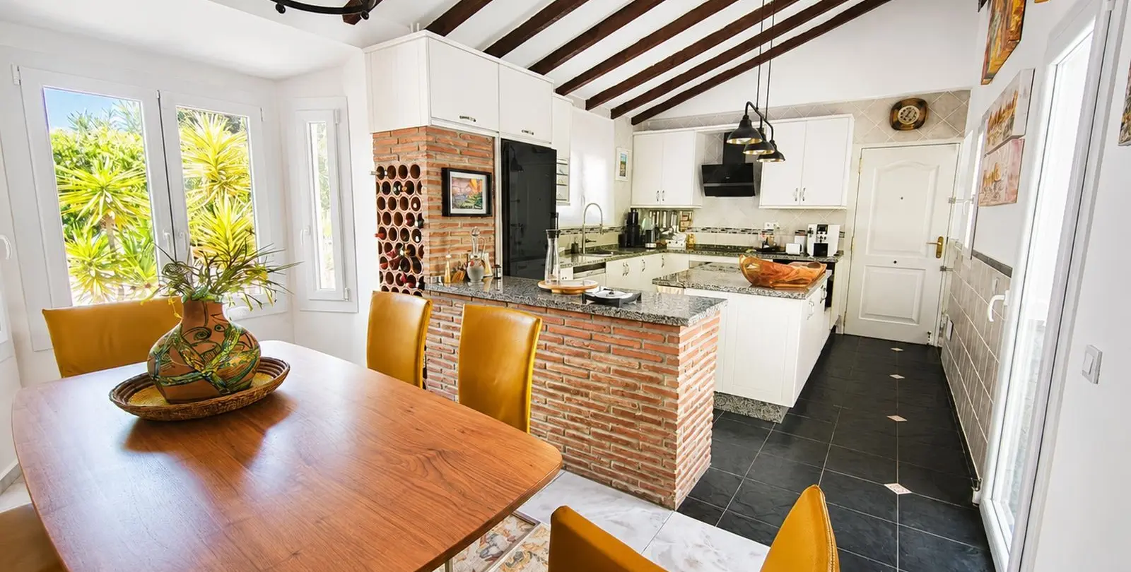 Sale of detached villa in Manilva 12