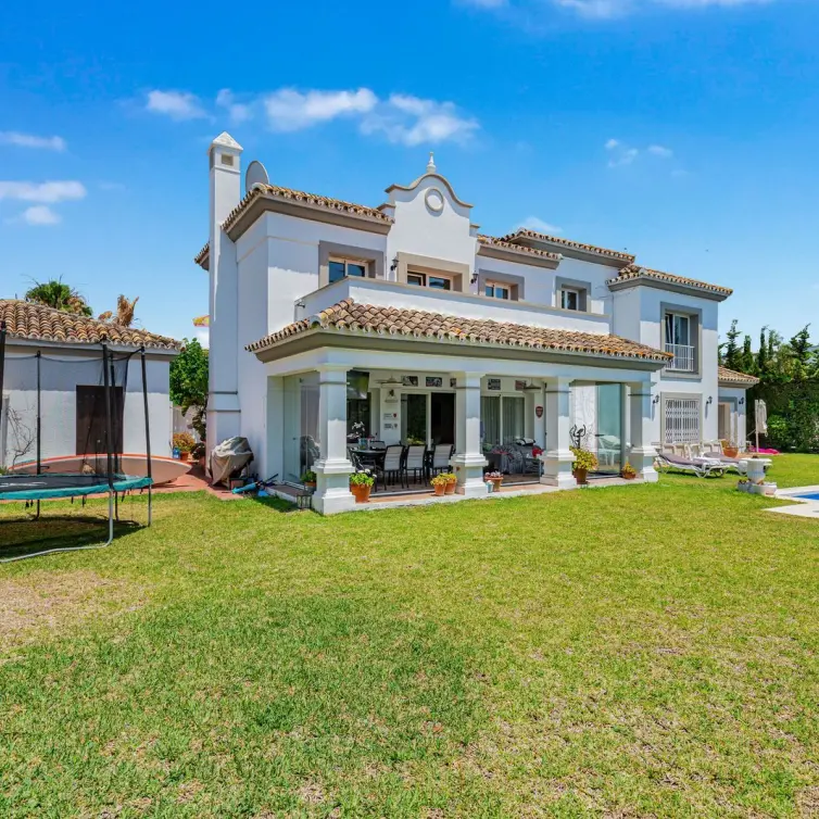 Sale of detached villa in Costalita