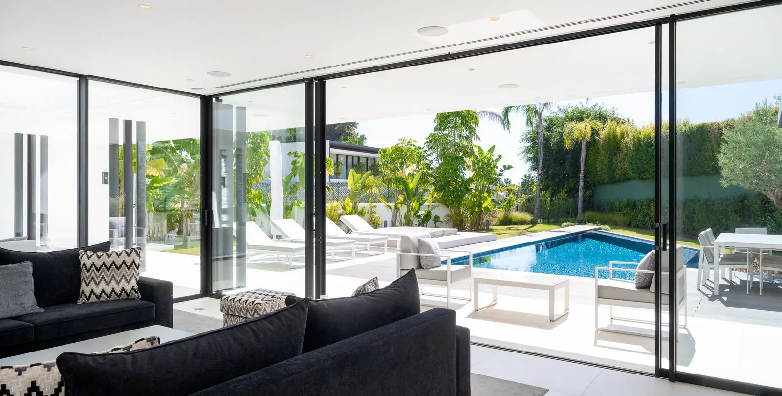Sale of detached villa in Marbella 4
