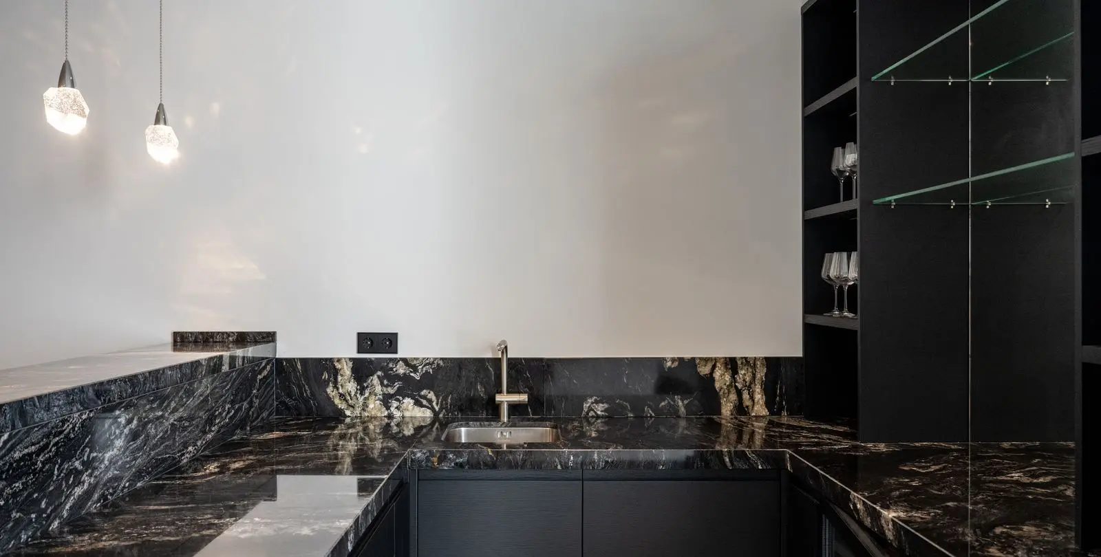 Sale of detached villa in Marbella 38