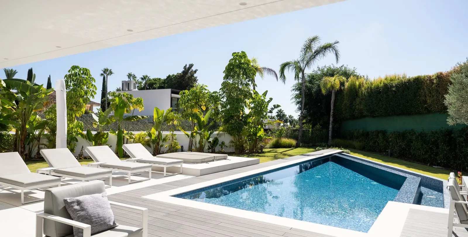 Sale of detached villa in Marbella 50