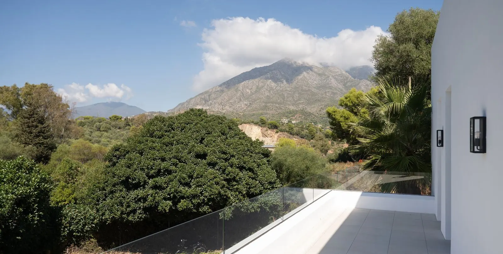 Sale of detached villa in Marbella 55