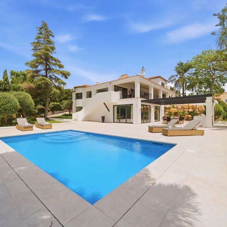 Sale of detached villa in Benahavís