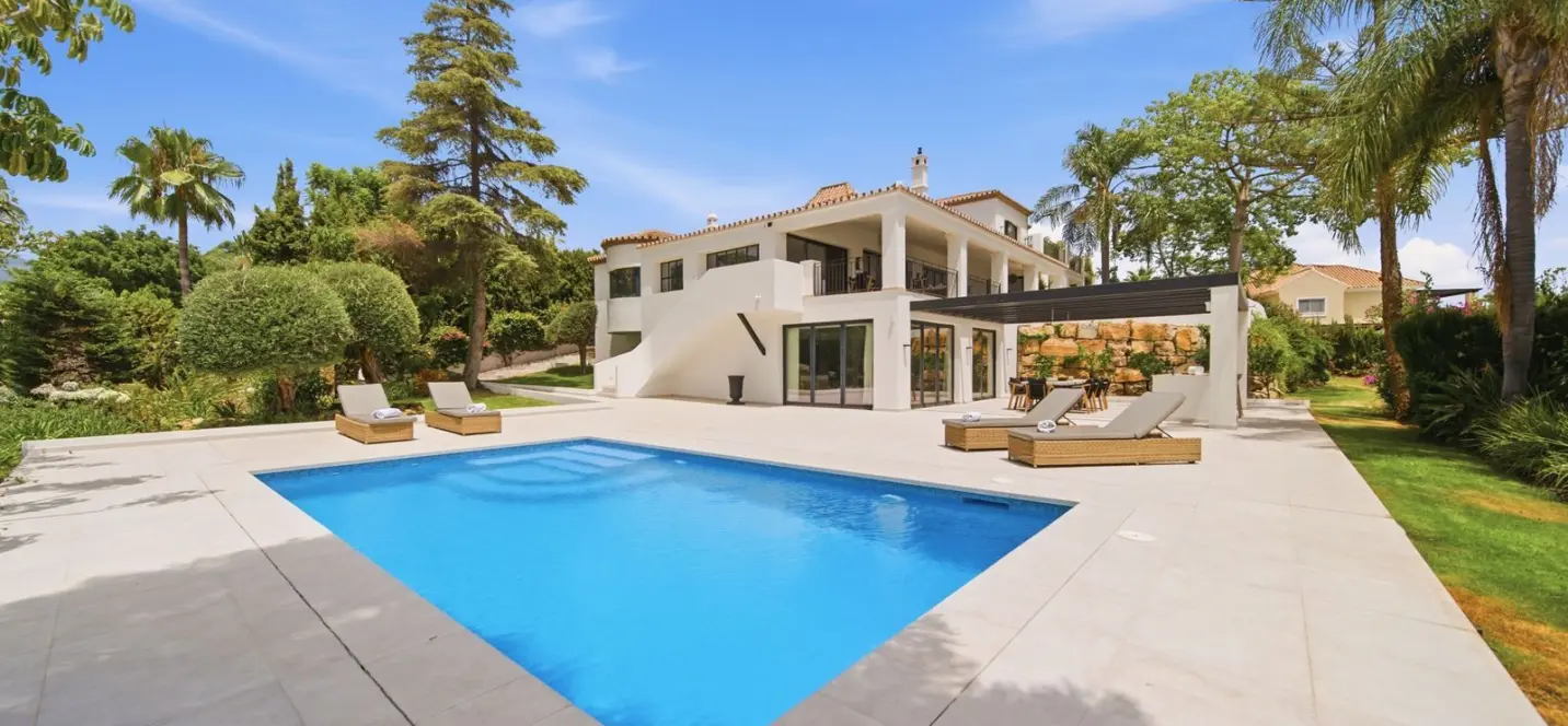 Sale of detached villa in Benahavís 0