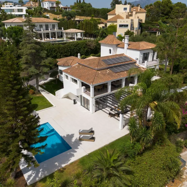 Sale of detached villa in Benahavís