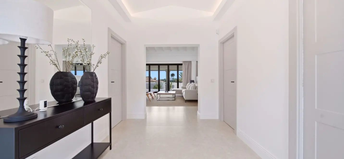 Sale of detached villa in Benahavís 2