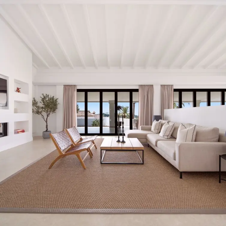 Sale of detached villa in Benahavís