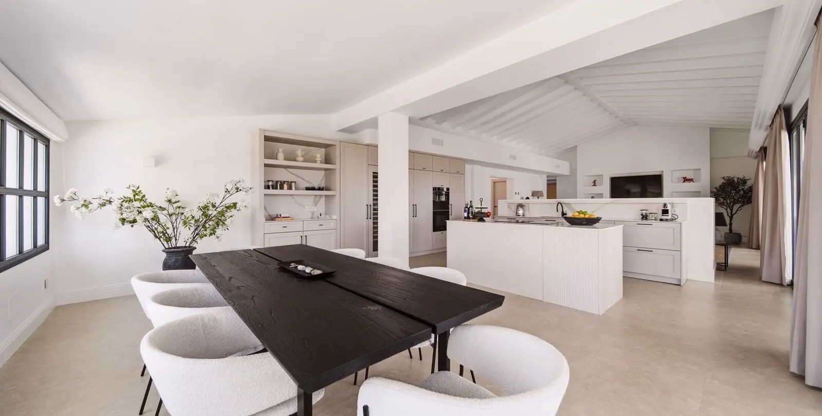 Sale of detached villa in Benahavís 12