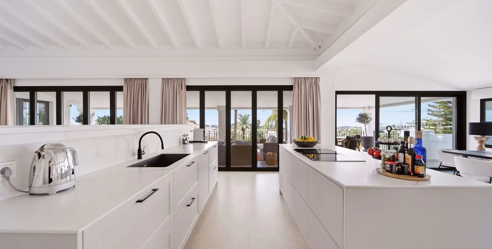 Sale of detached villa in Benahavís 14