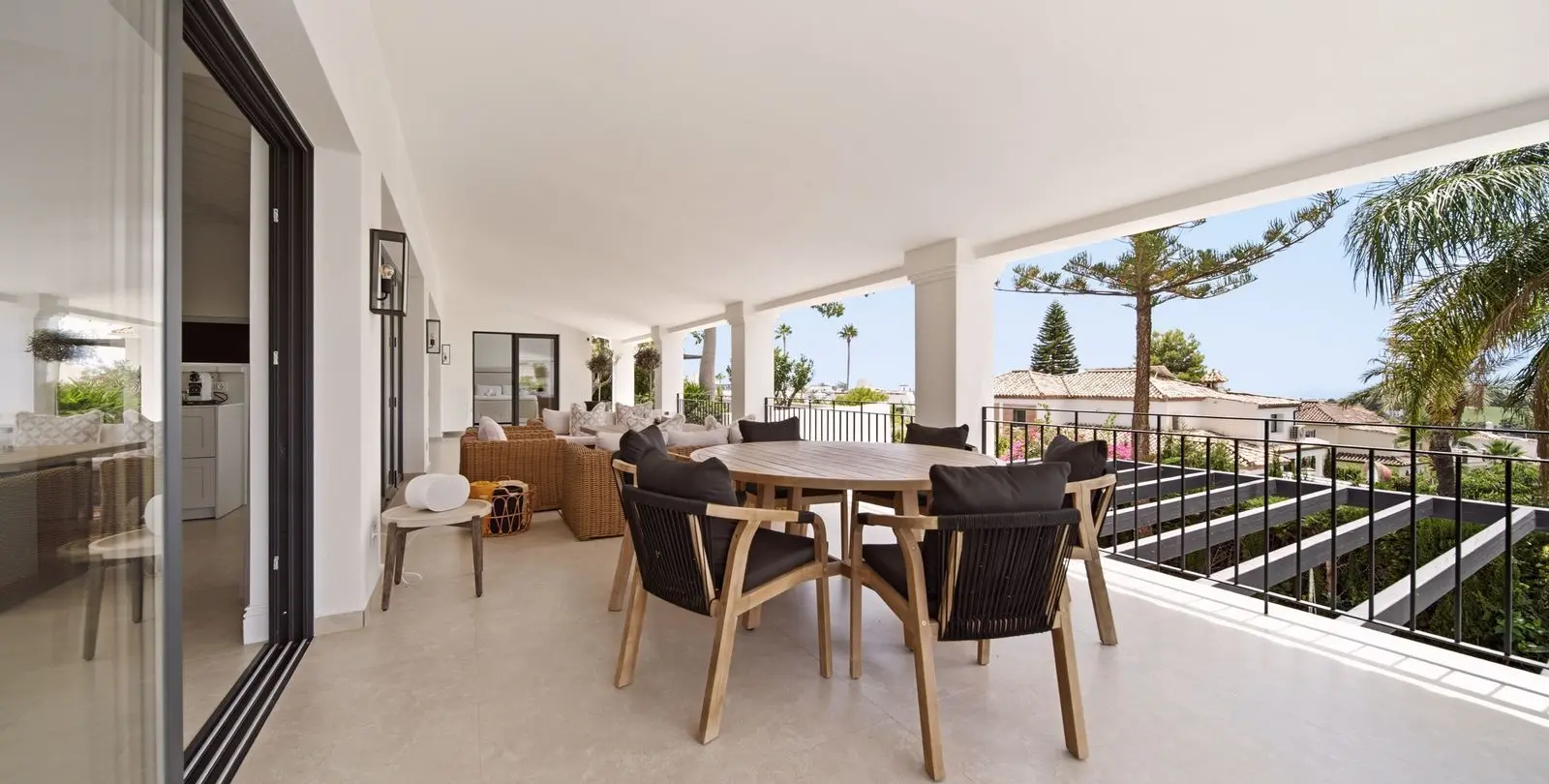 Sale of detached villa in Benahavís 16