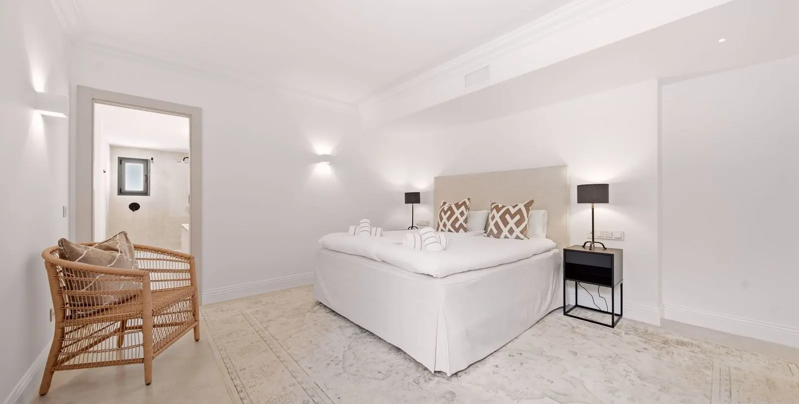 Sale of detached villa in Benahavís 25