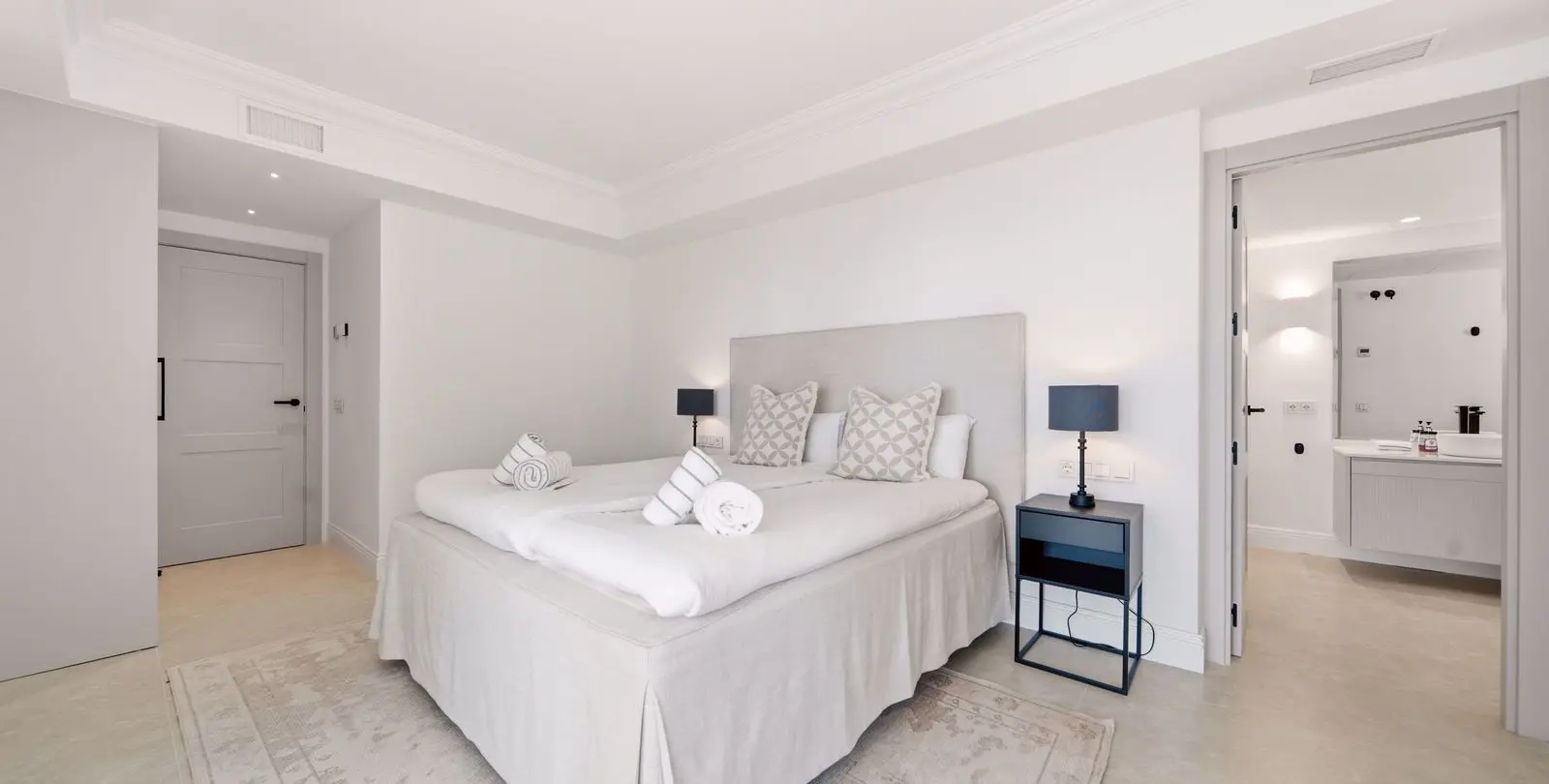 Sale of detached villa in Benahavís 29