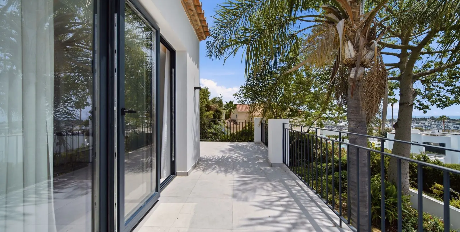 Sale of detached villa in Benahavís 40