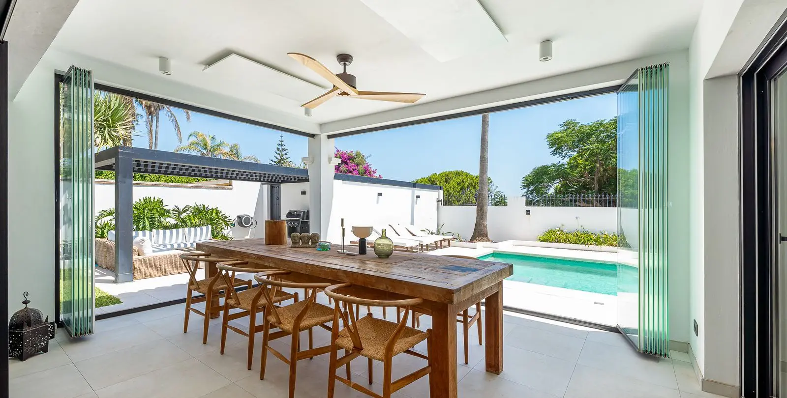 Sale of detached villa in Carib Playa 4