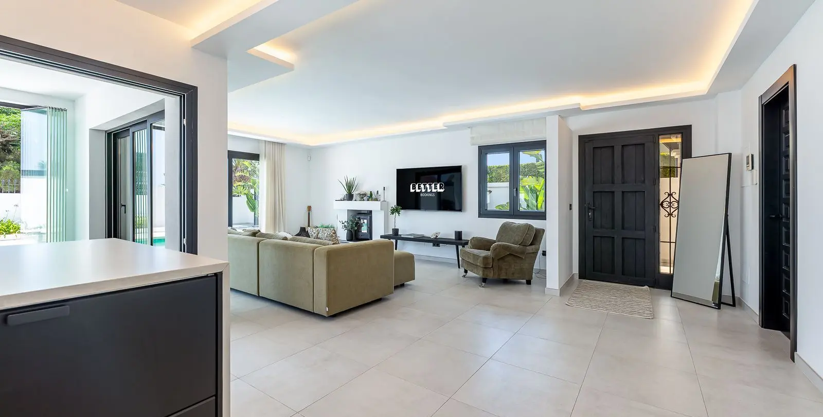 Sale of detached villa in Carib Playa 13