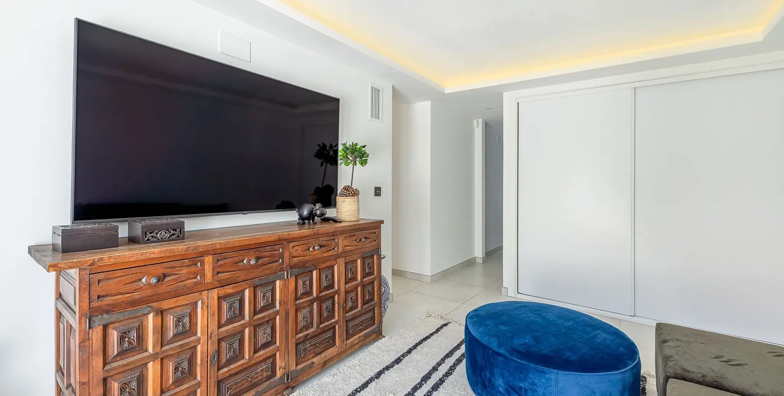 Sale of detached villa in Carib Playa 28