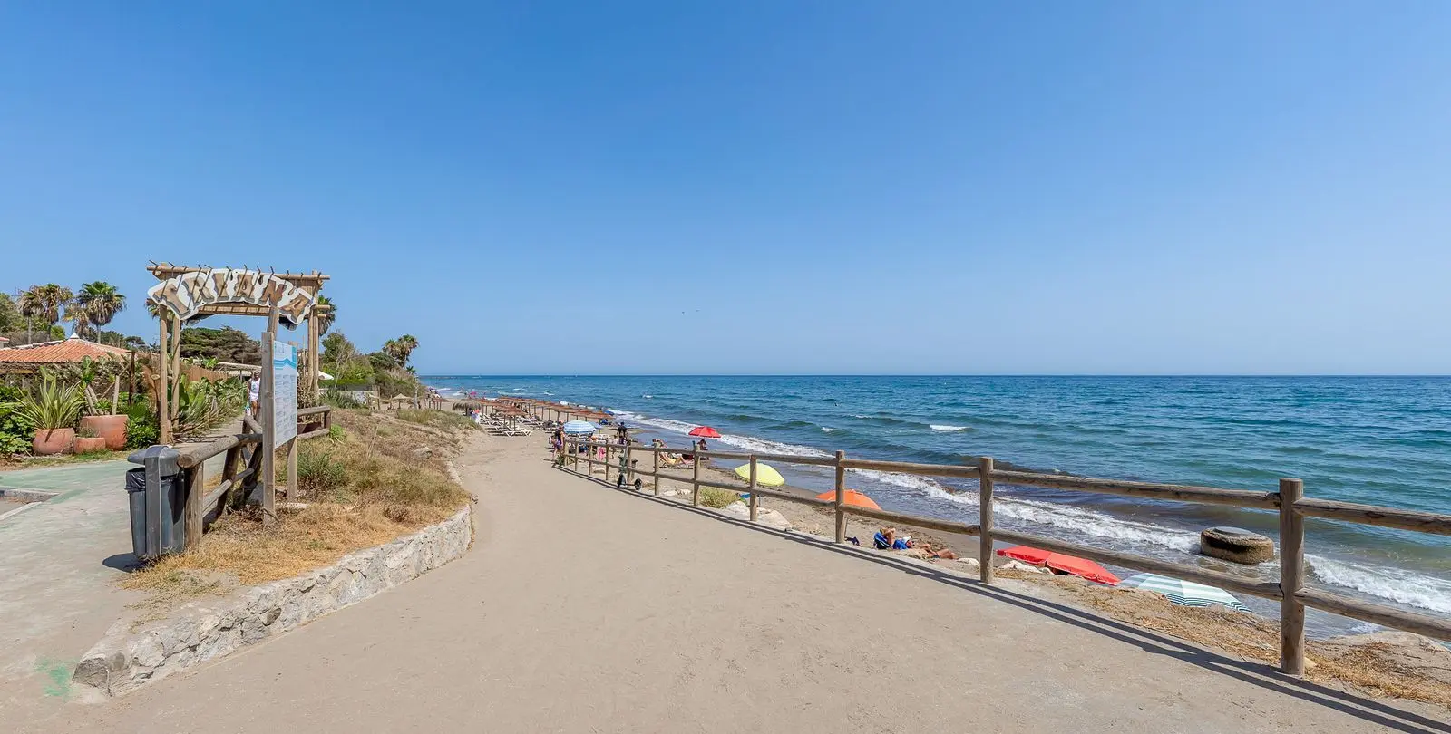 Sale of detached villa in Carib Playa 33