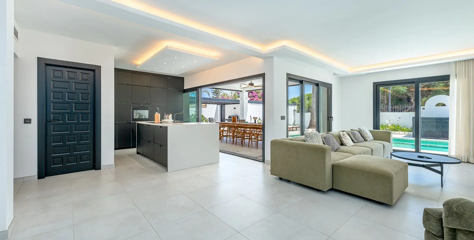 Продажа  отдельно стоящей виллы в Carib Playa 7