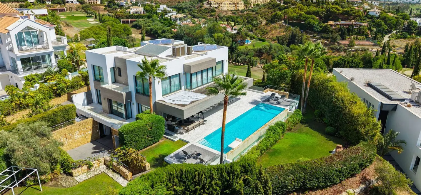 Sale of detached villa in Benahavís 1