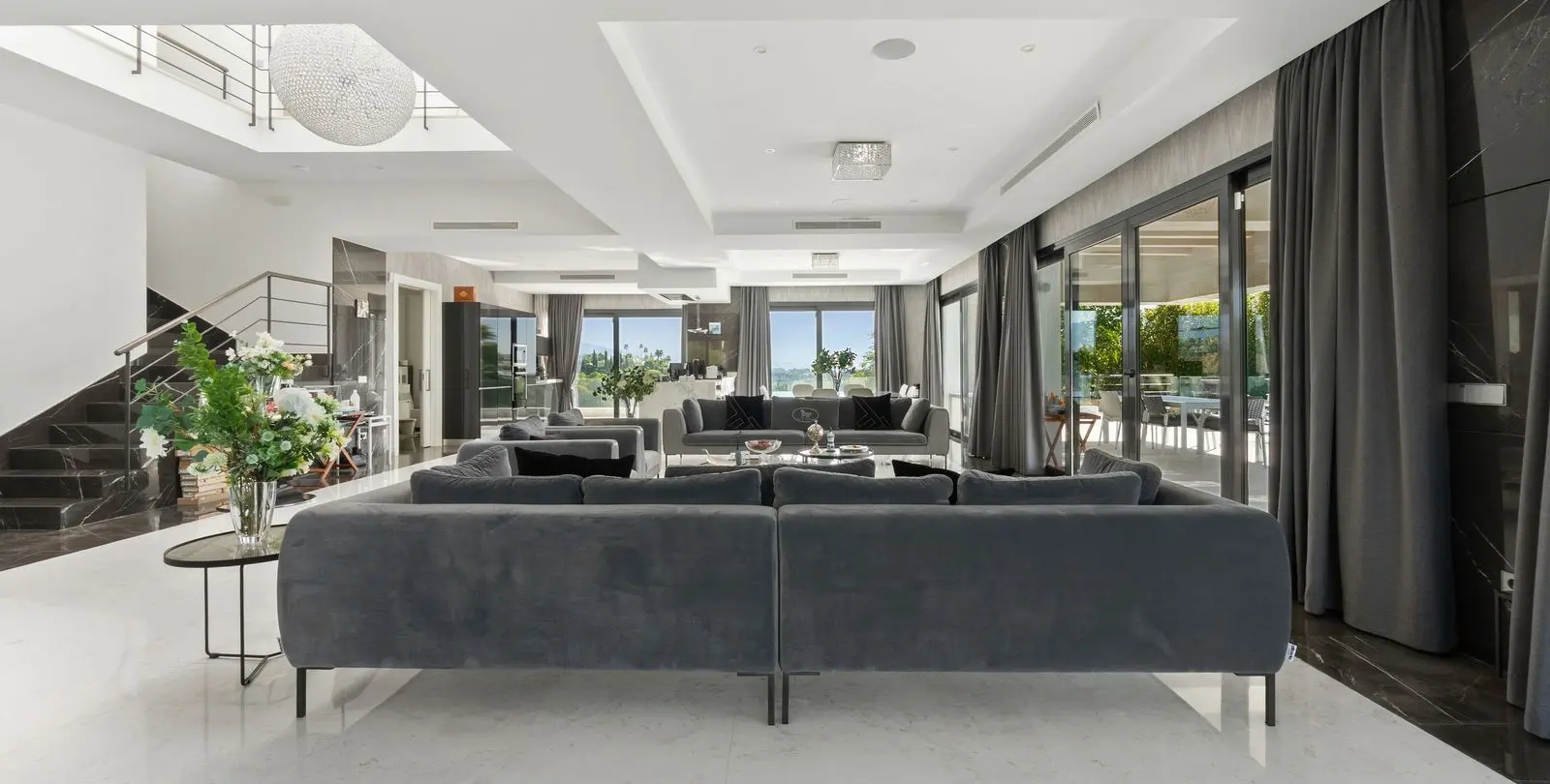 Sale of detached villa in Benahavís 14