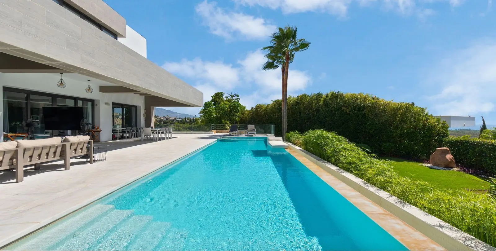Sale of detached villa in Benahavís 17