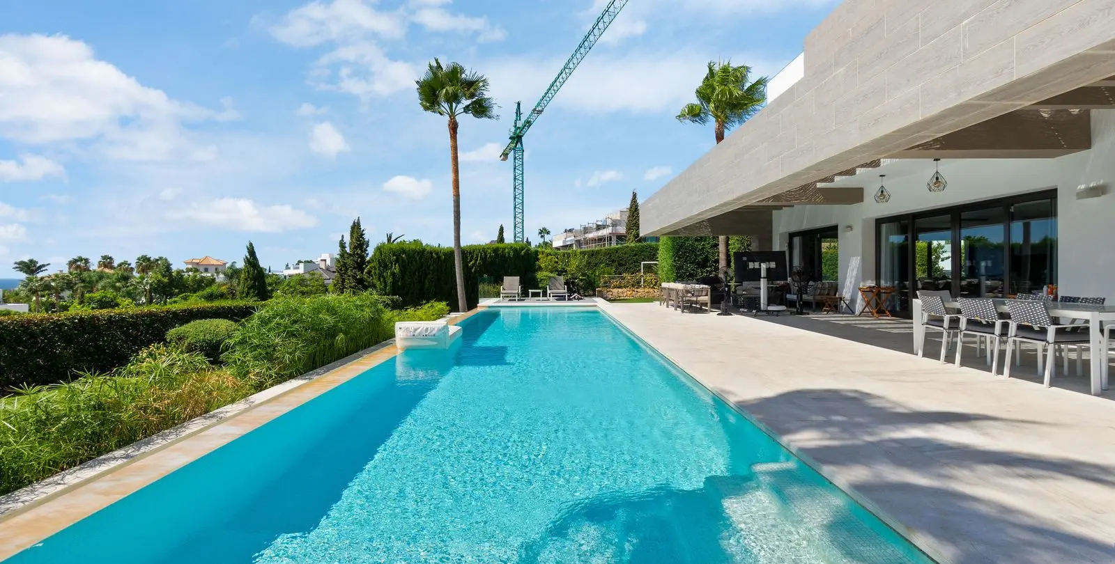 Sale of detached villa in Benahavís 18