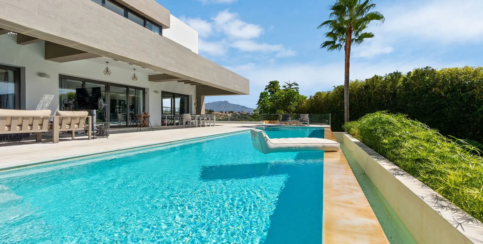 Sale of detached villa in Benahavís 20