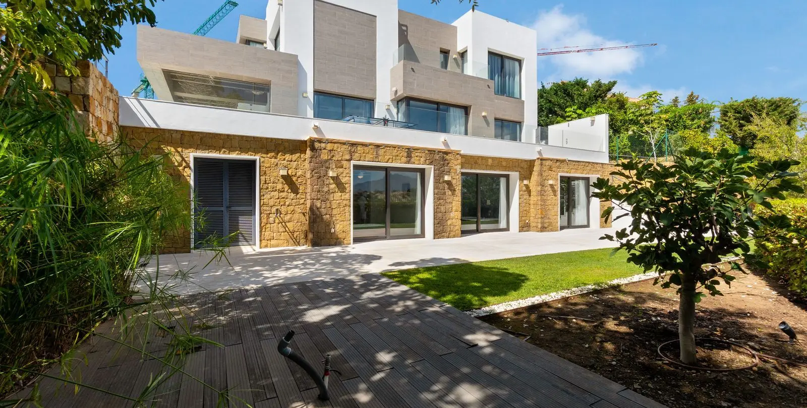 Sale of detached villa in Benahavís 32