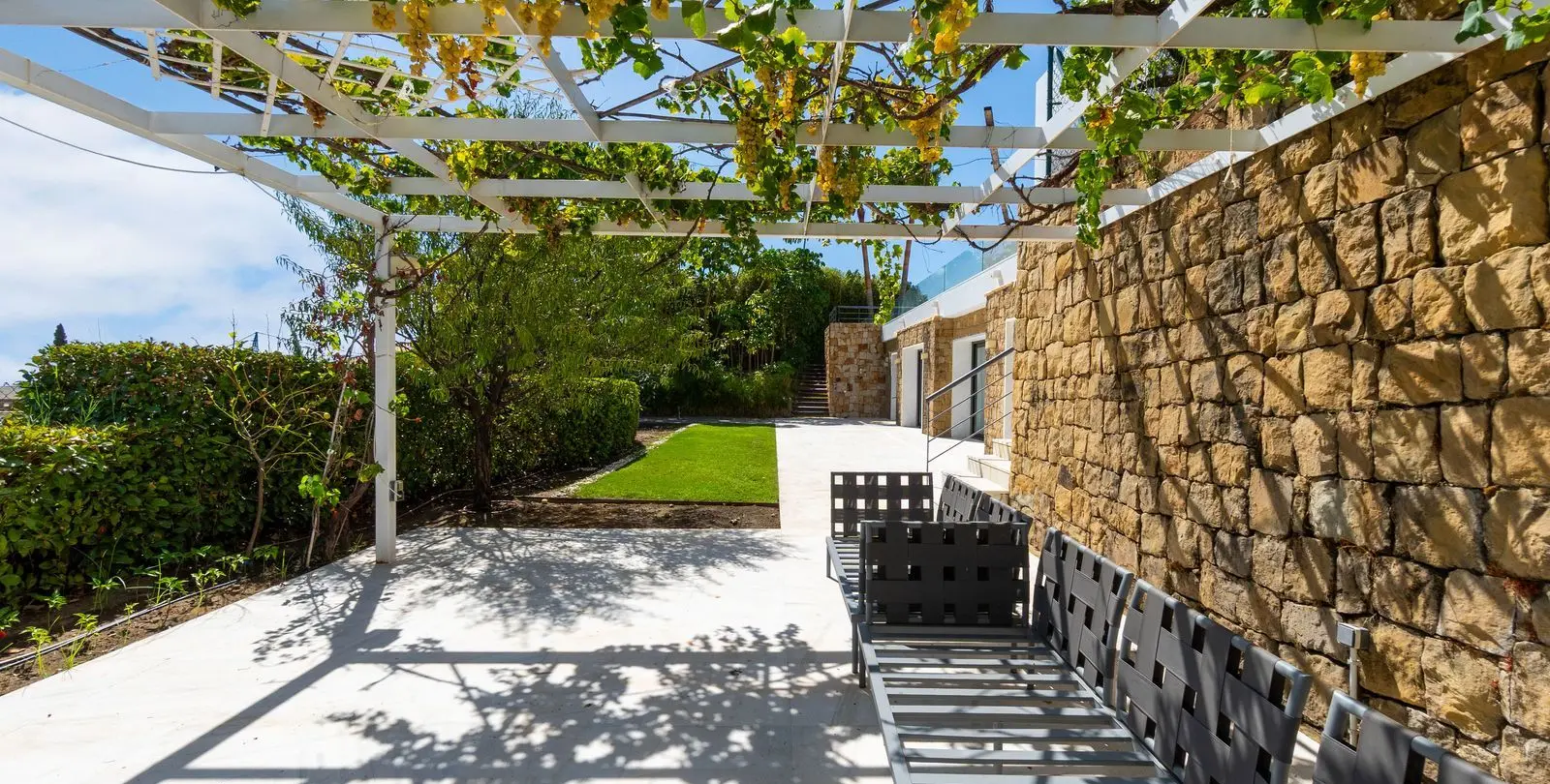 Sale of detached villa in Benahavís 36
