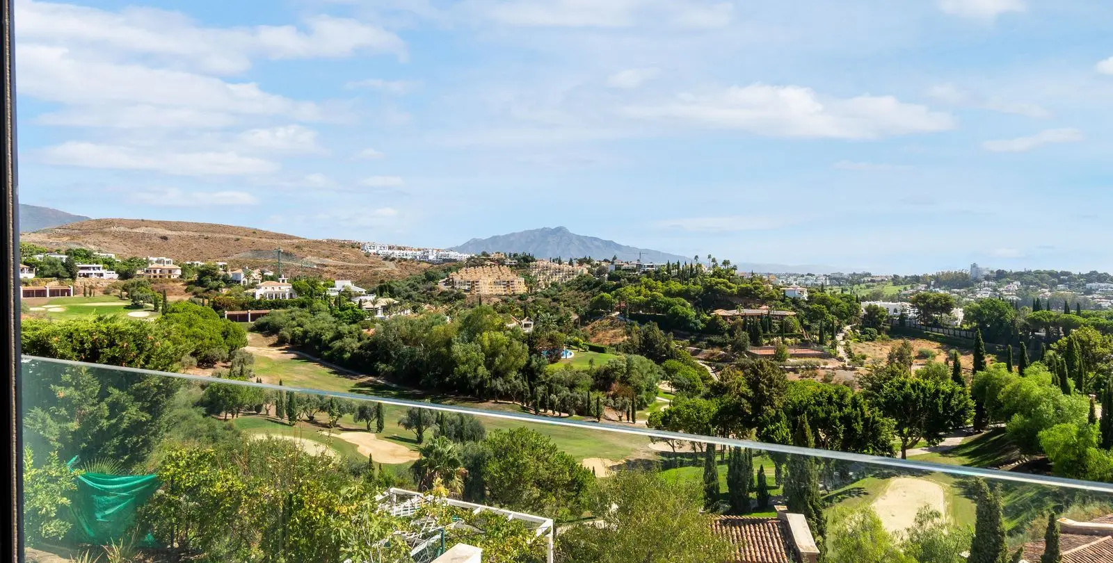 Sale of detached villa in Benahavís 76