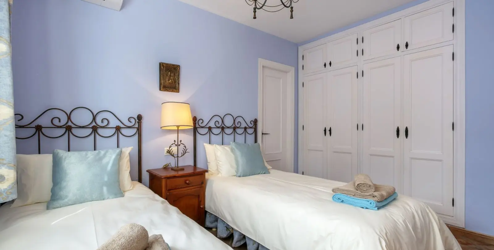 Long-term rent of detached villa in Estepona 21