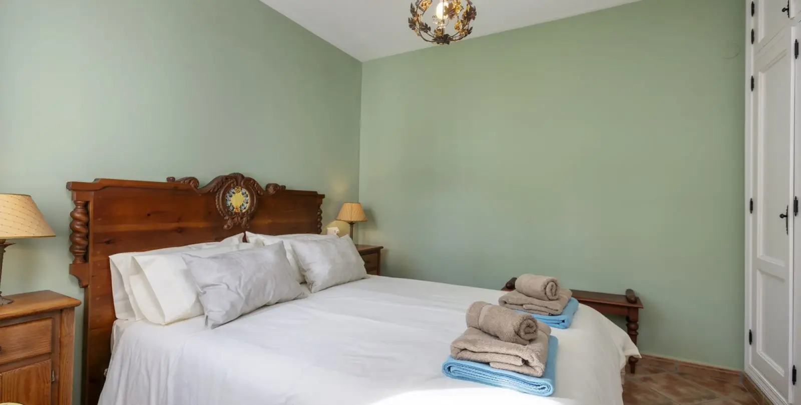 Long-term rent of detached villa in Estepona 25