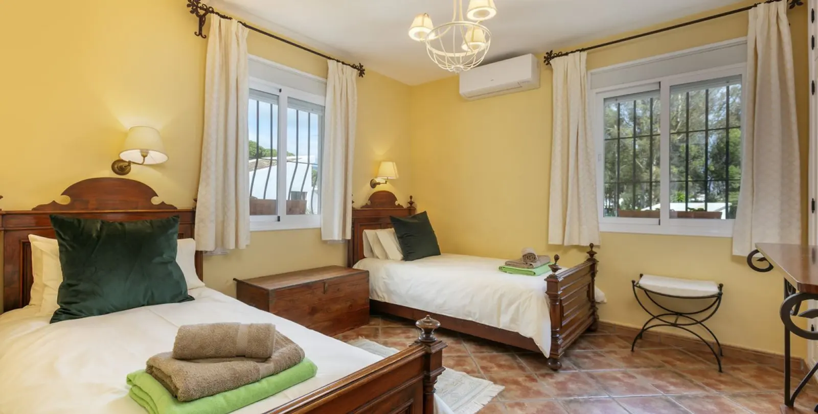 Long-term rent of detached villa in Estepona 29