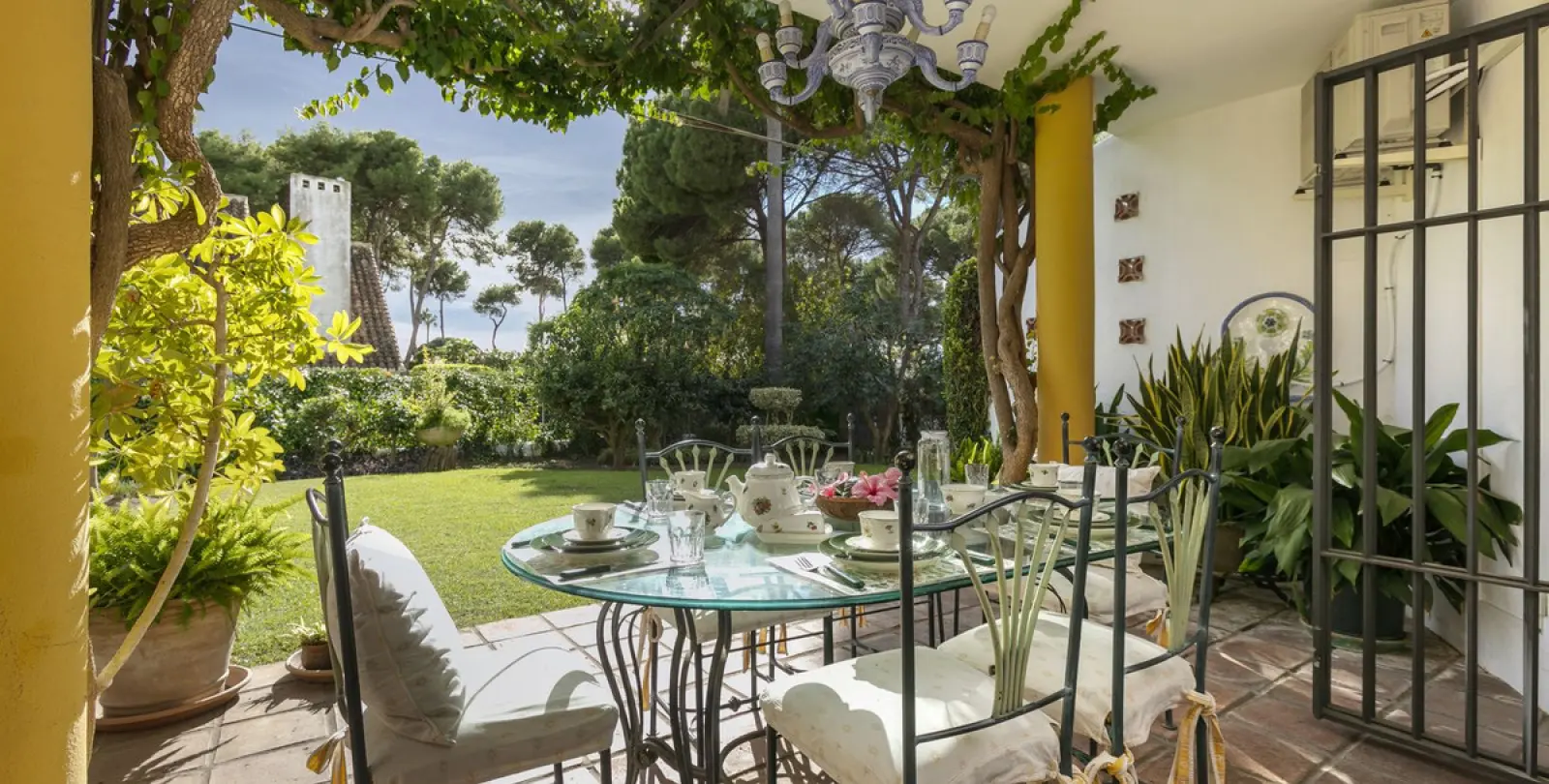 Long-term rent of detached villa in Estepona 35