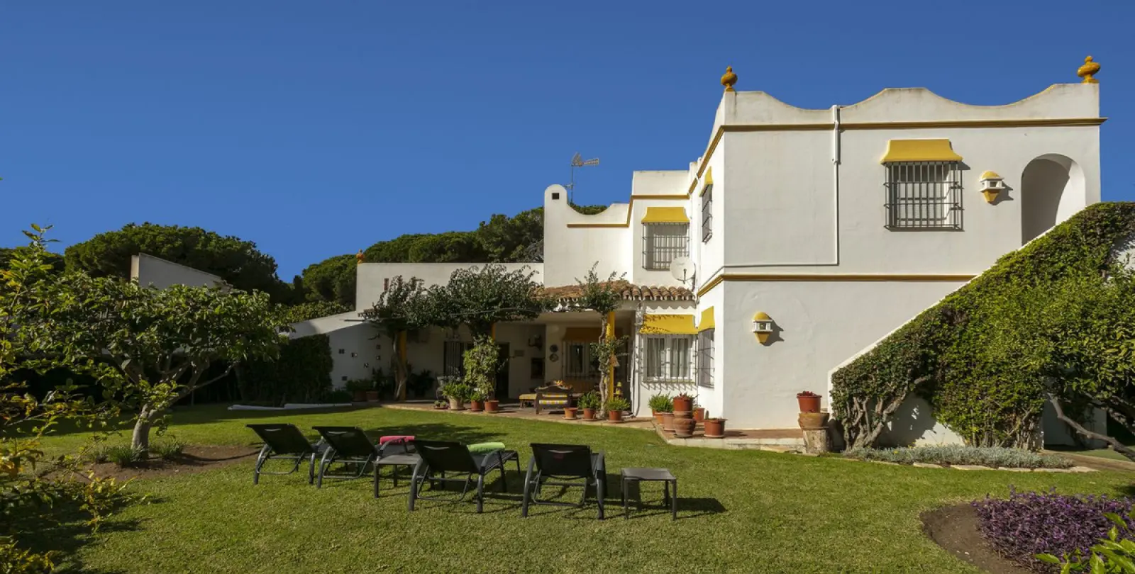 Long-term rent of detached villa in Estepona 45
