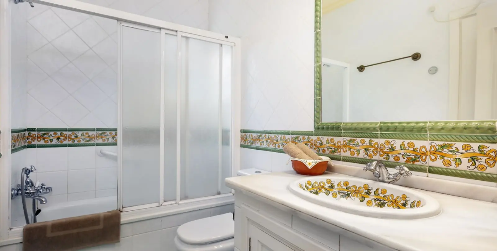 Long-term rent of detached villa in Estepona 56