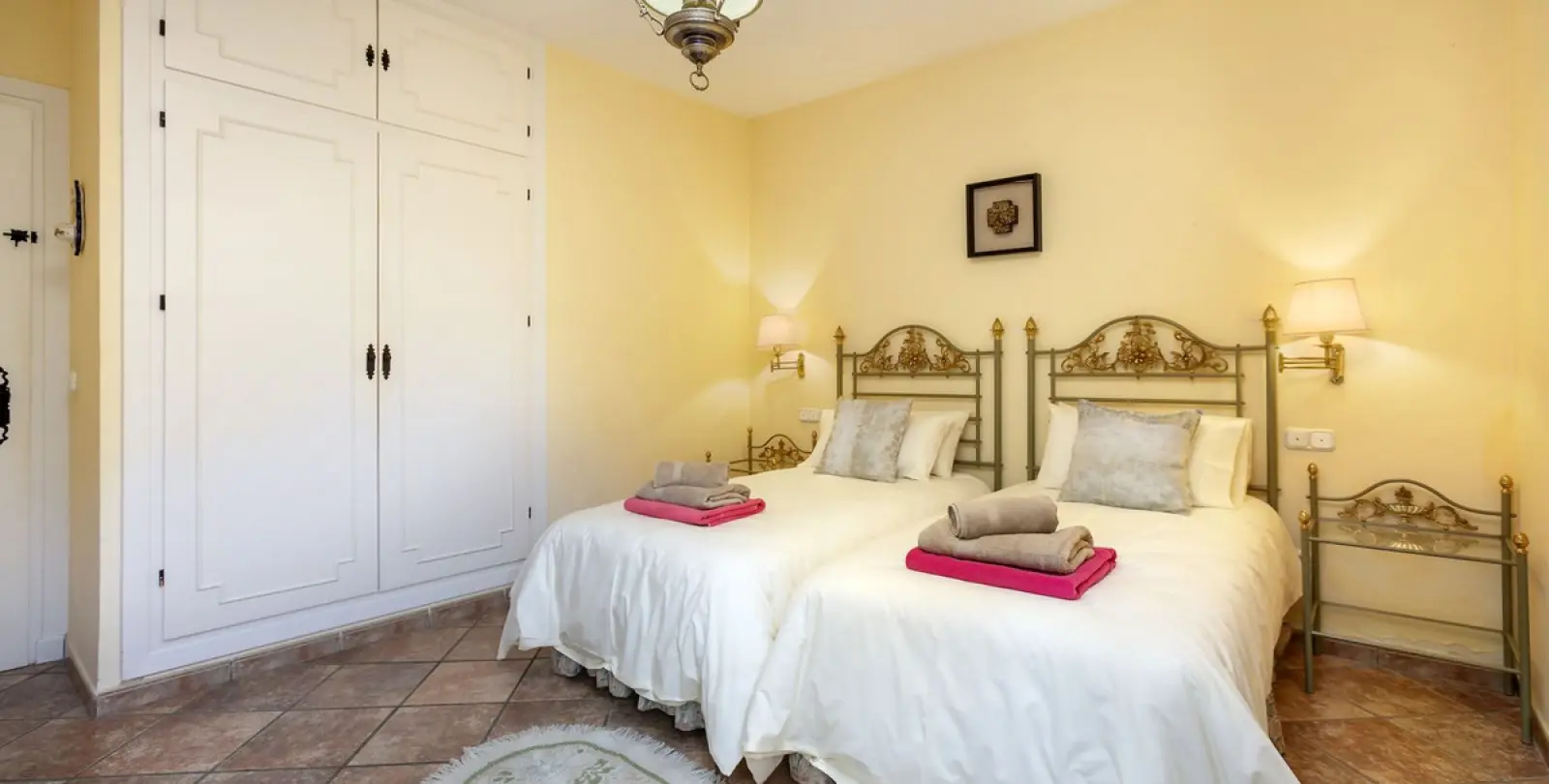 Long-term rent of detached villa in Estepona 61