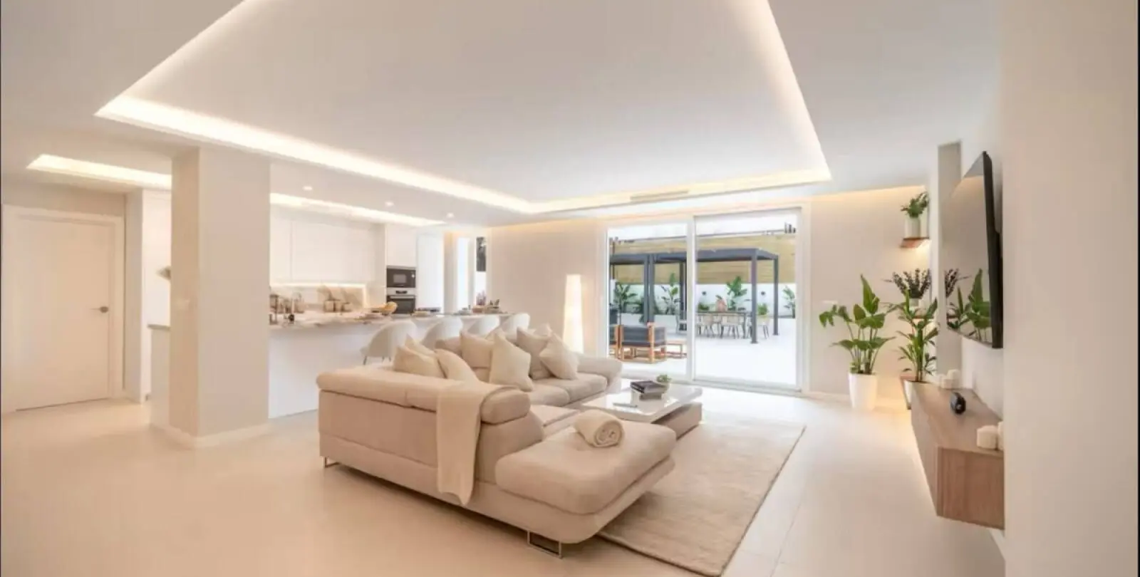 Long-term rent of ground floor apartment in Nueva Andalucía 5