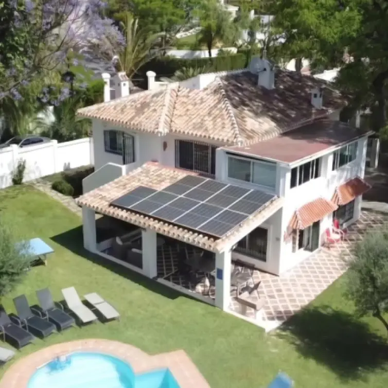 Long-term rent of detached villa in Elviria