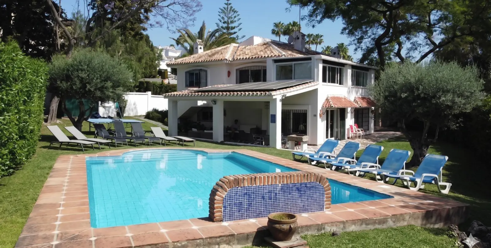 Long-term rent of detached villa in Elviria 3