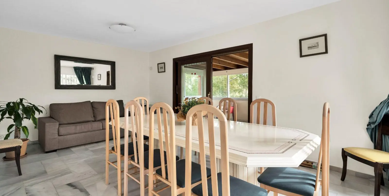Long-term rent of detached villa in Elviria 16