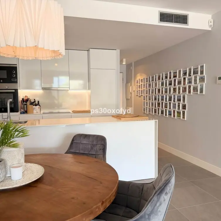 Venta de apartamento en planta baja en La Duquesa